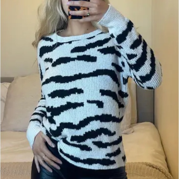 John + Jenn - Abstract Zebra Sweater - Picture 3 of 5